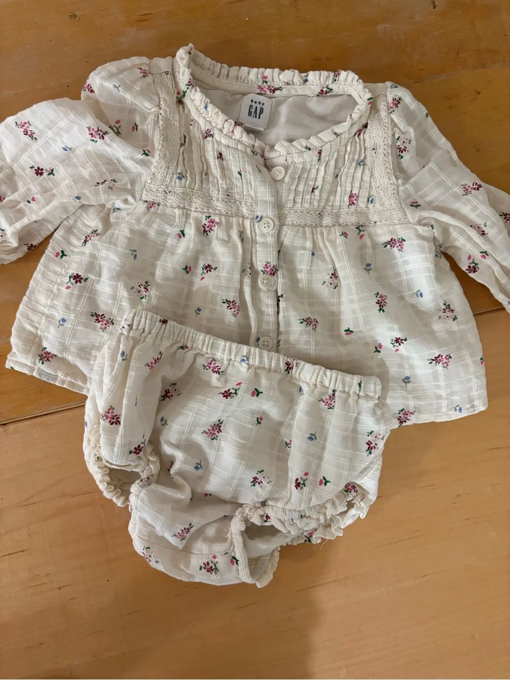GAP Cream Floral Pintuck Lace-Trim Blouse with Pink & Blue Flowers